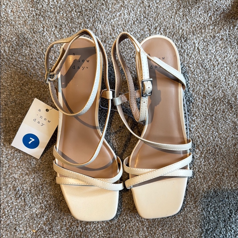 A New Day Cream Sandals Strappy Low-Heeled
